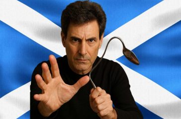 URI-GELLER-HELPS-SCOTLAND-TEAM