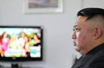 KIM-JONG-UN-WATCHING-LOVE-ISLAND