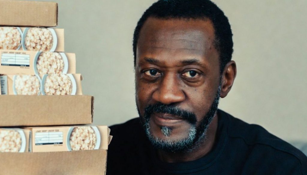 Comedian Lenny Henry Visits Scotland – Complains Porridge is 'Too White'