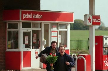 UK Petrol Stations Declare Flower Emergency as Last-Minute Men Storm Forecourts in Valentine's Day Desperation